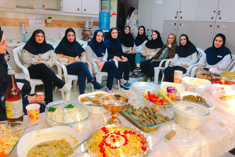 مامایـی بیمارستـان امیـن در عطـر طعم ها، جشنـواره‌ ای به افتخـار مــادران
