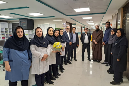 بازدید تیم مدیریت بیمارستان از بخش‌های مختلف به مناسبت آغاز سال ۱۴۰۴ و تبریک عید نوروز به پرسنل