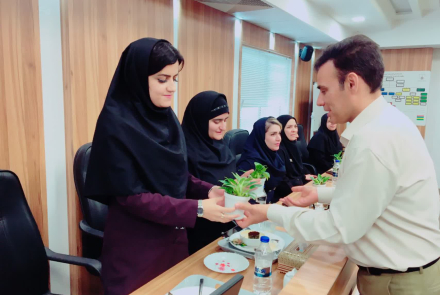 تجلیل از معمـاران نظم اطلاعات سـلامت در مرکـز آموزشـی درمانـی امیـن